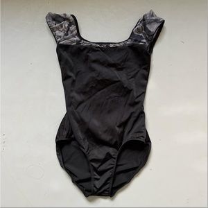 CLASSIN DANCEWEAR LEOTARD!